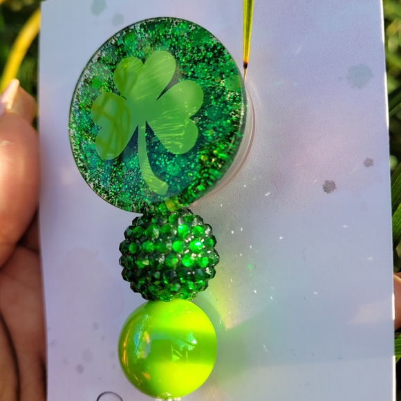 Lucky Badge Reel, Green Shamrock Badge Reel, St Patricks Day accessories - Picture 5 of 5